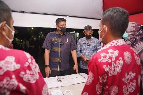 Pastikan Pelayanan Kesehatan, Bobby Nasution Tinjau Isolasi Lingkungan XVII Harjosari II Medan Amplas